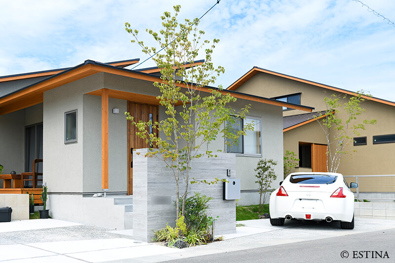 高低差のある敷地を生かした外構デザイン